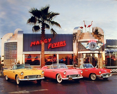 Proslul dvousedadlov 1955 Ford Thunderbird vznikl v roce 1954 jako zcela